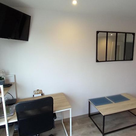 Le Belvedere Dernier Etage Avec Terrasse Wifi Fibre Apartment Tarbes Exterior photo